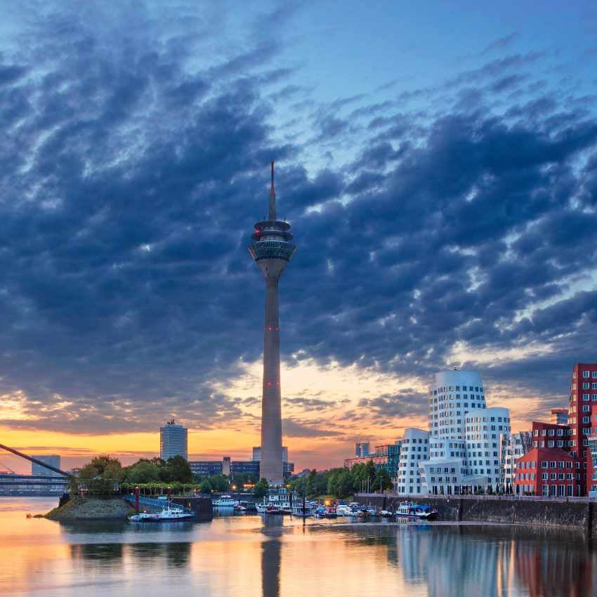 Düsseldorfer Rheinturm