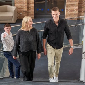 73A07074ZurichVertriebAzubi_bearbeitet_300x300 73A07074ZurichVertriebAzubi_bearbeitet_300x300