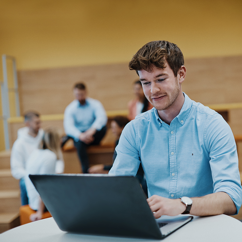 duales-studium-bachelor_850x850_2022_05 duales-studium-bachelor_850x850_2022_05