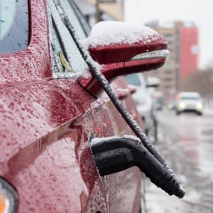 e-auto-im-verkehr_300x300x_2022_08 e-auto-im-verkehr_300x300x_2022_08