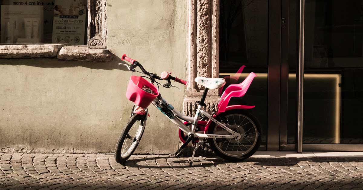 fahrrad-auf-fussgaengerweg_1200x630_2021_06