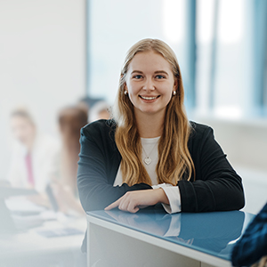 kauffrau-mann-fuer-versicherungen-und-finanzen_300x300_2021_03 ausbildung-innendienst_300x300_2020_11