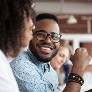 mann-mit-brille_300x300_2025_06