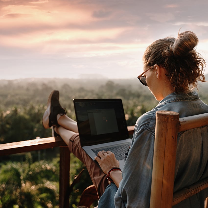 rlv-work-and-travel_850x850_2024_10