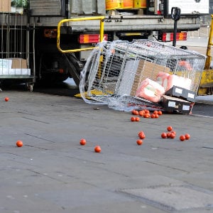 2T6TB36 Unfall mit Gemüsetransporter