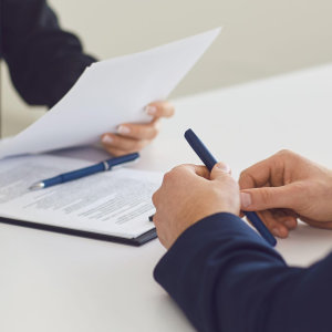 vertragsgespraech_300x300_2024_10