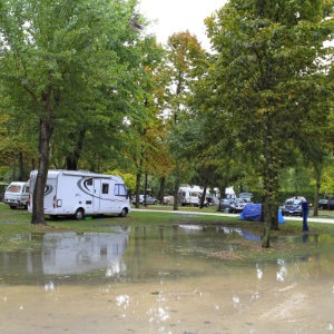 ueberschwemmter-campingplatz_300x300_2022_06