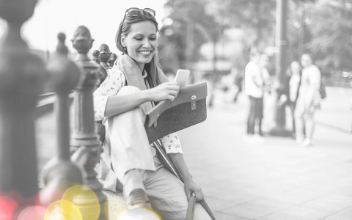 Frau mit Handtasche